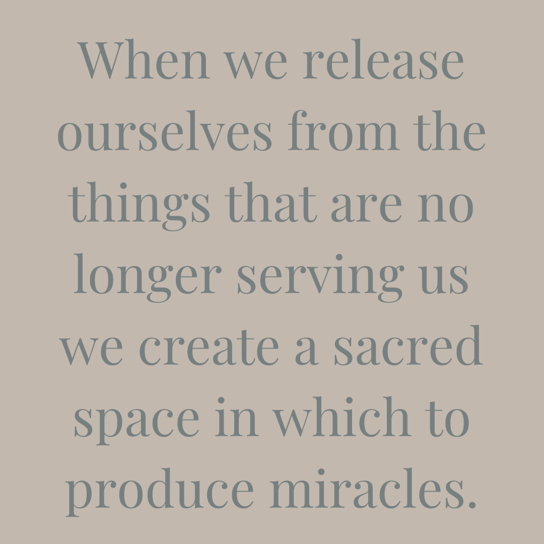 natmilligan's tweet image. Focus on your top priorities this week by getting rid of what&apos;s no longer serving you. #createmiracles #dolessachievemore #onlinebusiness #takeaction