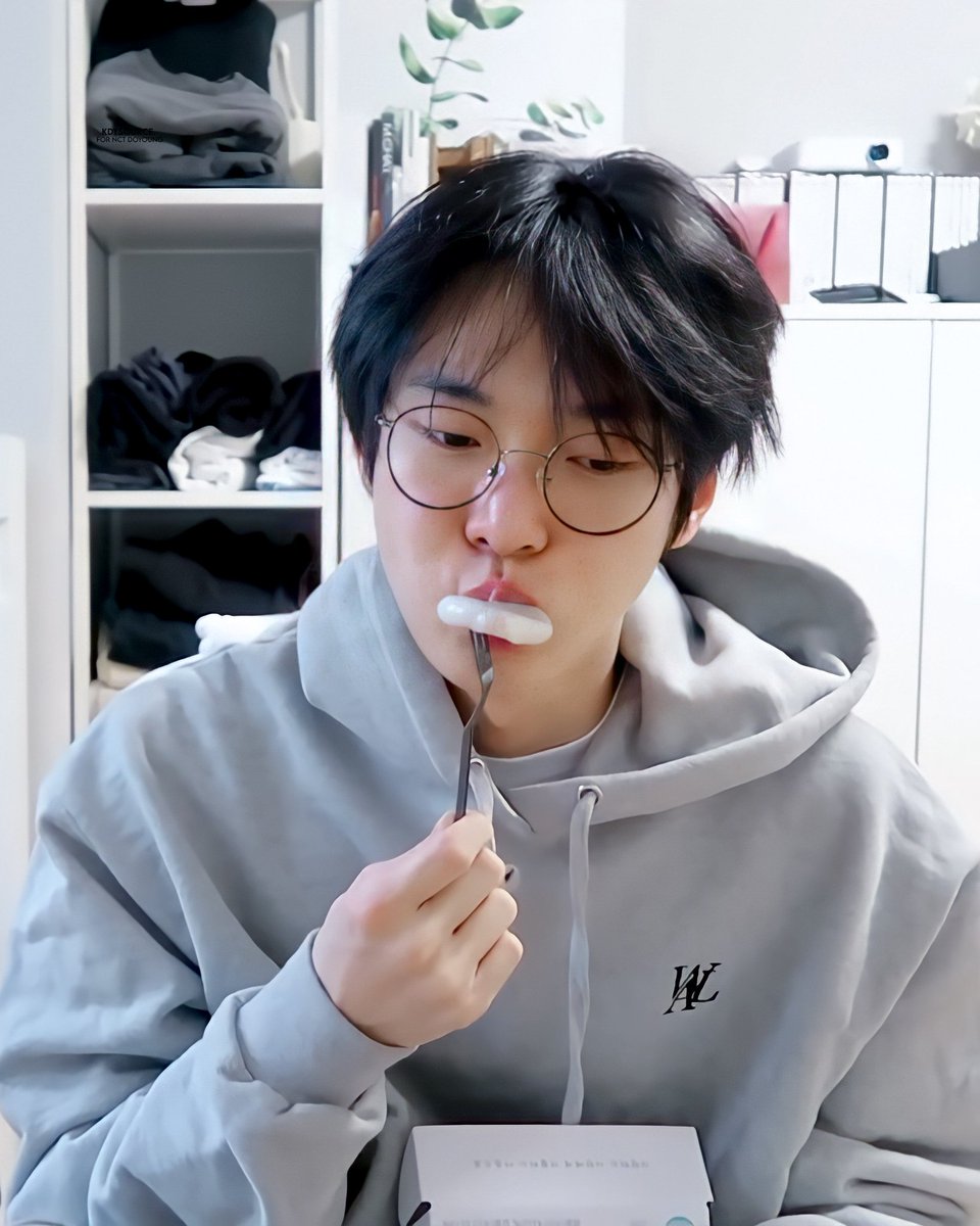 DOYOUNG tweet media