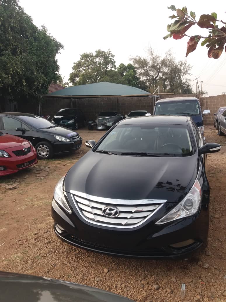 CarsConnectNG's tweet photo. Hyundai Sonata
Year: 2012/2013model
Condition: Foreign Used
Duty: Fully Paid
Location: Abuja
Price: 2.4M ๐..slightly negotiable.
Call/WhatsApp: 08068278079
๐ณ๐ฌNation Wide Delivery ..after thorough inspection and payment.๐
Please Retweet and Refer ๐
#danmusa #ALjufu https://t.co/MSP4l8ri7B