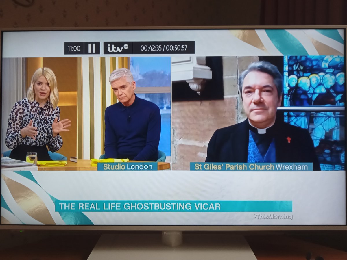 StGilesParishChurch tweet media