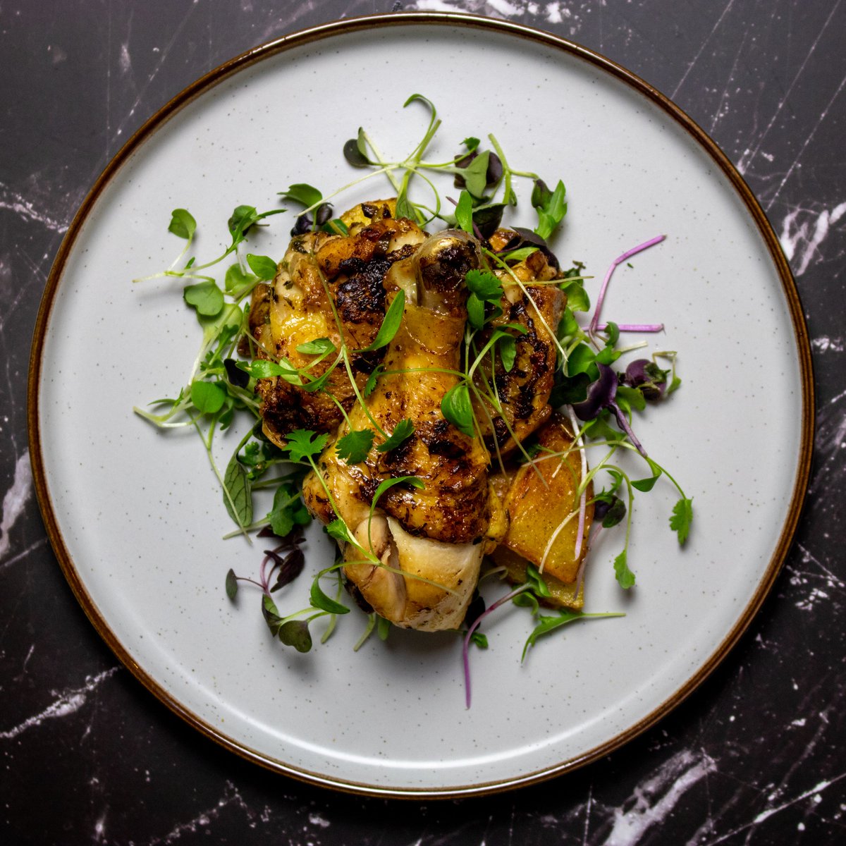 Simple, but flavoursome coriander and lemon chicken!

#food #health #wellness #recipes #ingredients #london #shoplocal #verticalfarming #sustainability