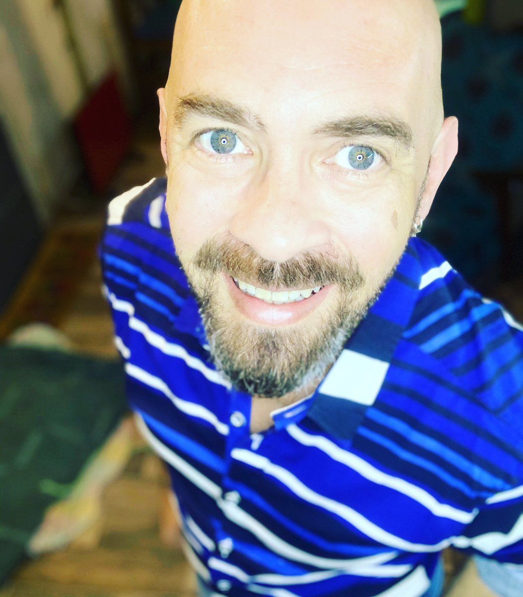 Mi color preferido 💙

Hoy los espero a las 19 en <a href="/XradioM/">MXradio</a> para hacer PyP Radio junto con mi querida Pao Ponroy

#blue #color #pelado #host #tv #radio #azul #cesarabraham #instapic #goodvibes