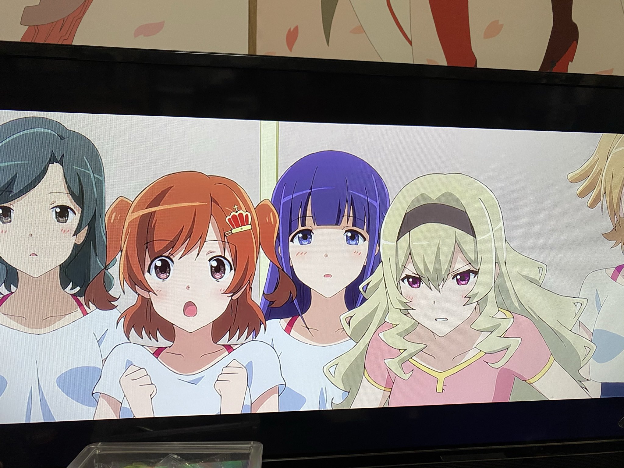 スコール ワイルドスクリーンバロック ロロロの画面比率シネマスコープやん 深夜枠のアニメ映画は大体16 9なんやけどな この画面比率のアニメ映画というとほかはヴァイオレット エヴァq アネモネ エウレカ 多分この間のジョゼもやな そういえばシネマ
