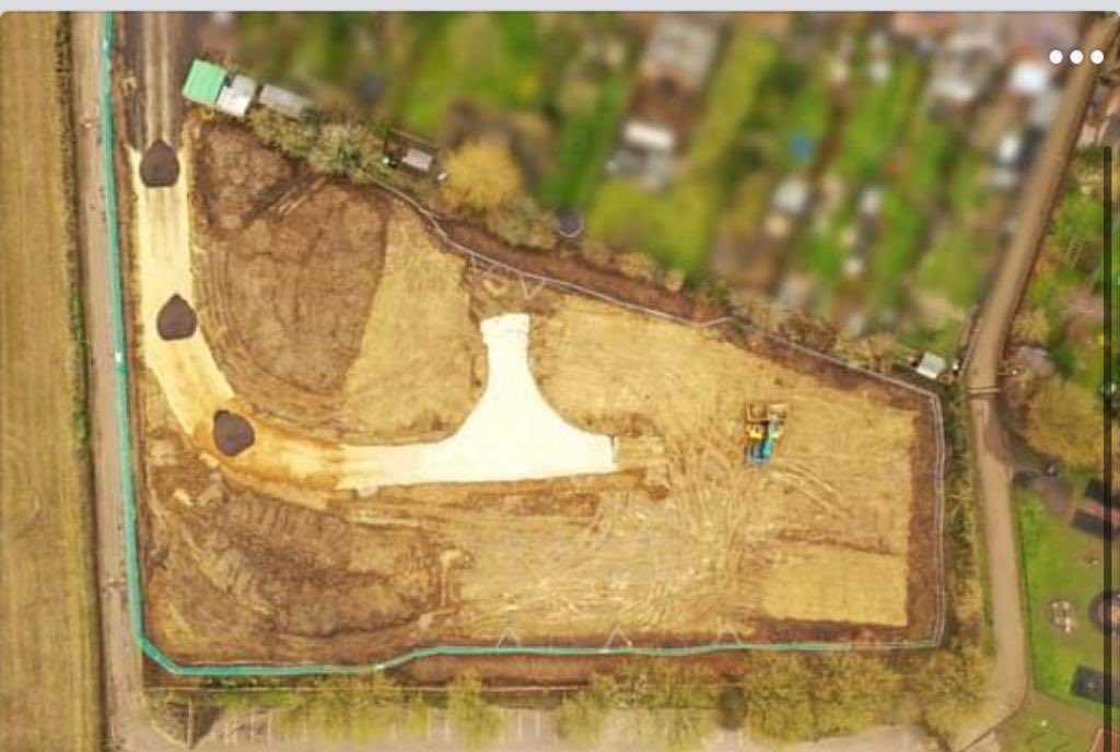 AMJPMLtd's tweet image. Great drone shots of site for 23 houses in Fleckney.  Haulage road on and excavations under way #professionalprojectmanagement