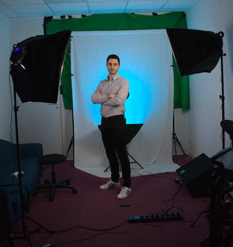 Amiltone_'s tweet photo. The Setup                 vs.                 The Shot https://t.co/6RxX9lOfhU