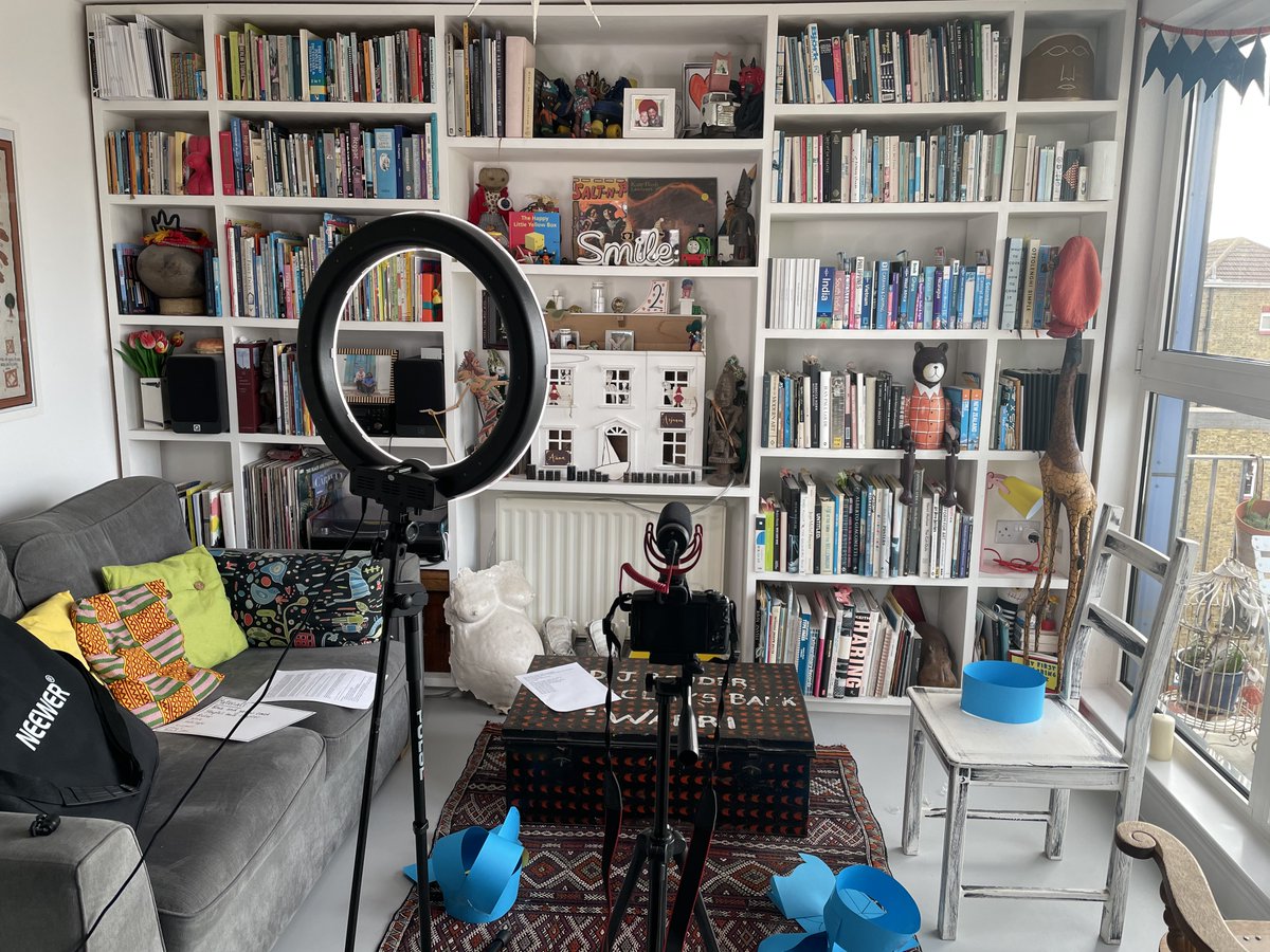annabruder's tweet photo. Filming a Snappy Opera Intro Video @mahoganyopera. Loving making my Dodo Head Hat and showing children how to make their own version as part of The Magical Music Tree Snappy Opera #makeitsnappy #designer #creativepack https://t.co/n8kvOU08u7
