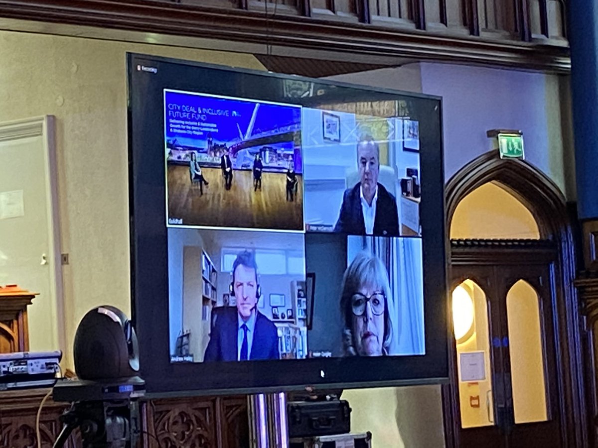 Karen Philips, DCSDC, with Odhran Dunne,Visit Derry;Aeidin McCarter,DCSDC;Peter McDermott, Strabane BID;Andrew Haley,Ministerial Advisory Group for Architecture &amp; the Built Environment,&amp; Helen Quigley, Inner City Trust, looking at the regeneration &amp; renewal prospects #CityDealDLS