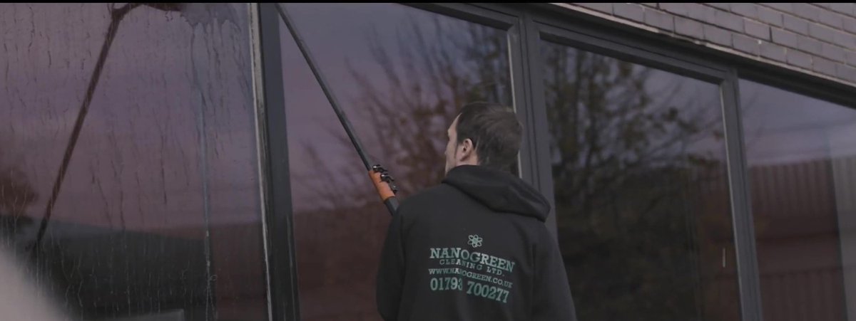 teamnanogreen's tweet photo. Cleaning of higher-level windows requires some training to learn the techniques, Mikey, who was previously homeless is now a whizz at #WindowCleaning and has mastered the techniques of getting your windows sparkling again! 
Want to learn more? Contact us today! 
#Wiltshour https://t.co/an4uSMdM1H