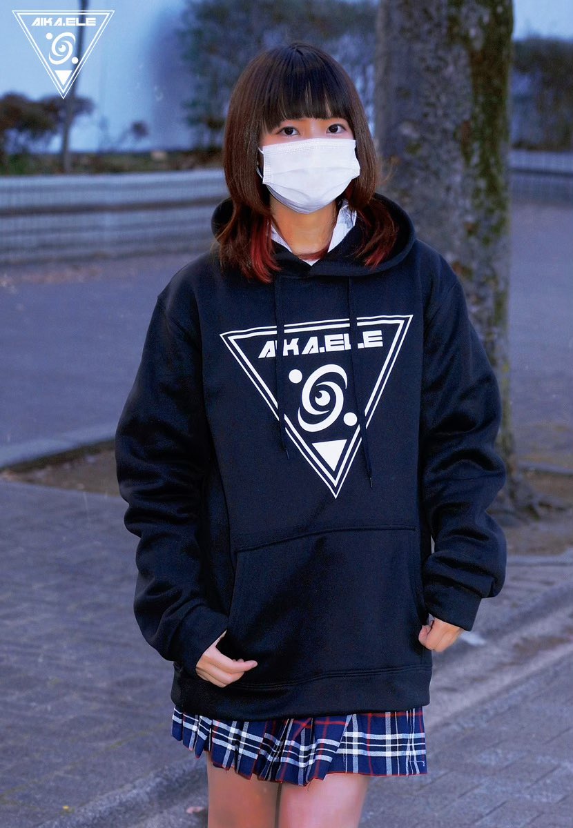 ララちゃん(@bx1_jk)は完全無欠の90年代子ギャルをイメージ🎀 原宿の