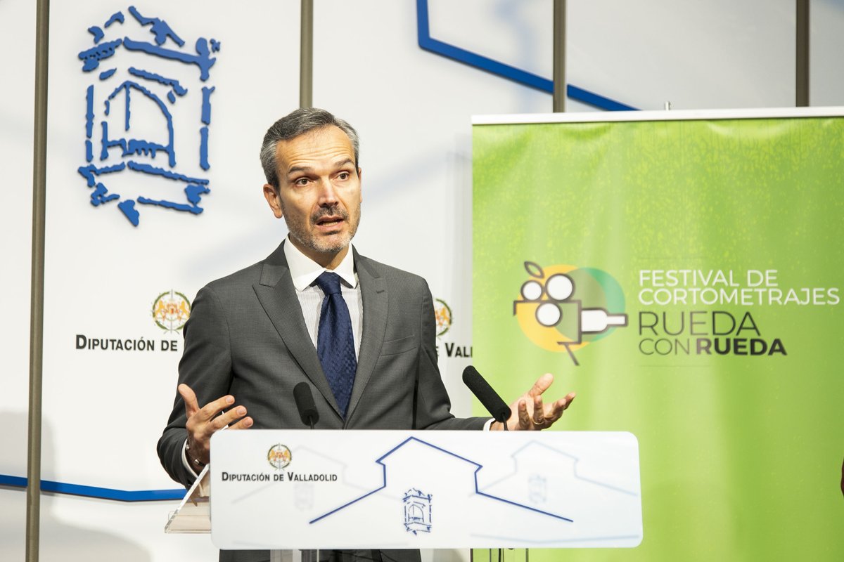 DORueda's tweet photo. El director de la @DORueda, @SantiagoMora2, el director de la @SEMINCI, Javier Angulo, y la Diputada del Servicio de Promoción Agroalimentaria y Consumo de la @Dip_Va, #InmaculadaToledano, han presentado esta mañana la sexta edición del festival de cortos @ruedaconrueda. https://t.co/R9inQPvLWb