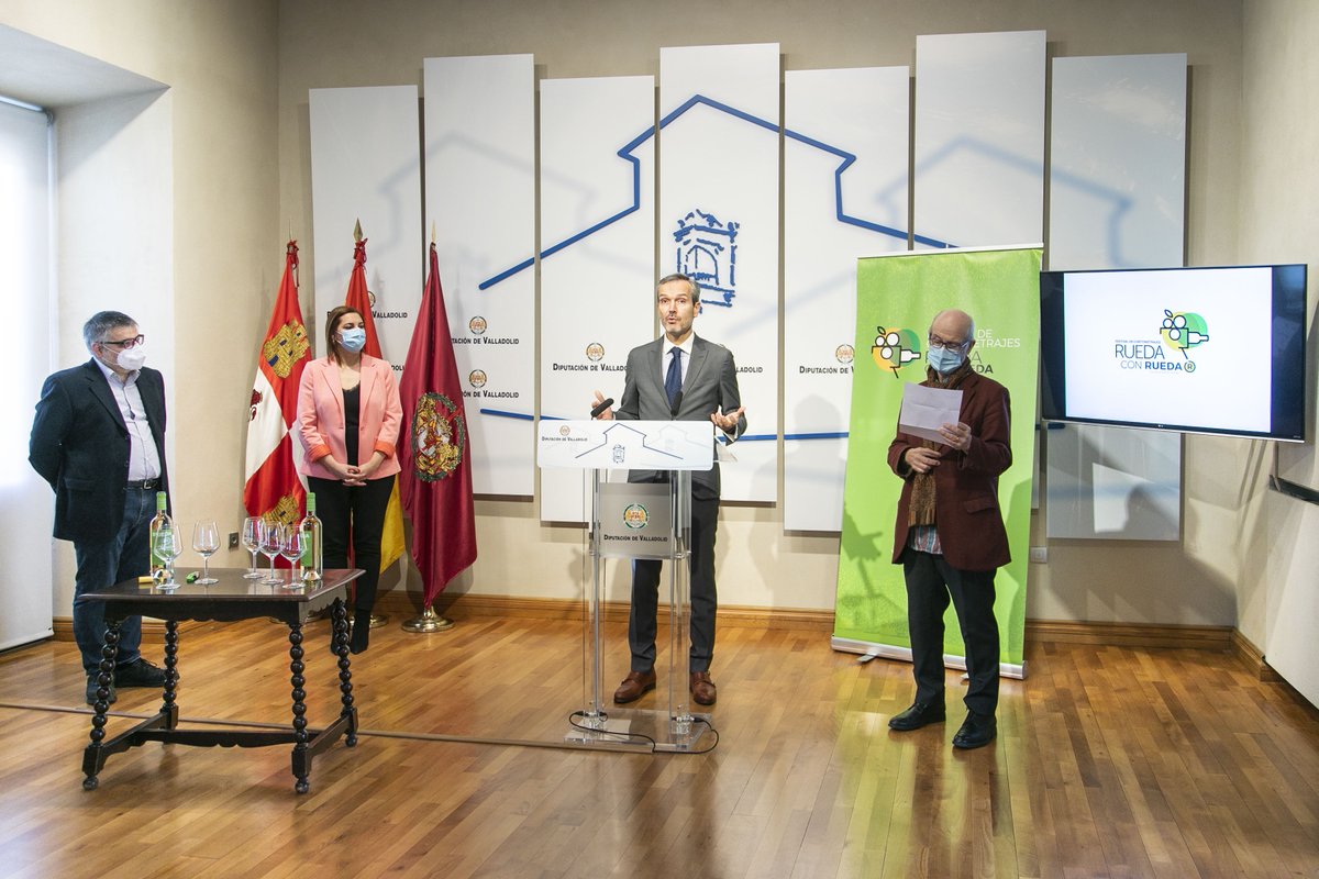 DORueda's tweet photo. El director de la @DORueda, @SantiagoMora2, el director de la @SEMINCI, Javier Angulo, y la Diputada del Servicio de Promoción Agroalimentaria y Consumo de la @Dip_Va, #InmaculadaToledano, han presentado esta mañana la sexta edición del festival de cortos @ruedaconrueda. https://t.co/R9inQPvLWb