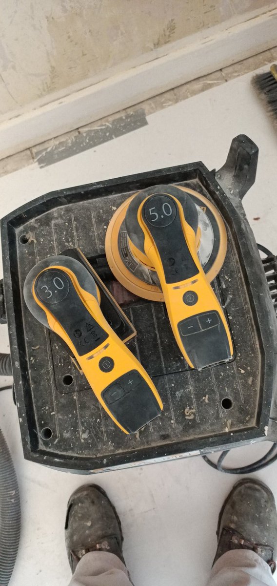 brooksdecor71's tweet image. Today is going to be a good day.
Sanding made easier by using these 2 @MirkaUK beauties then walls coated with @ZinsserUK Gardz.
#painting #decorating #whitleybay
