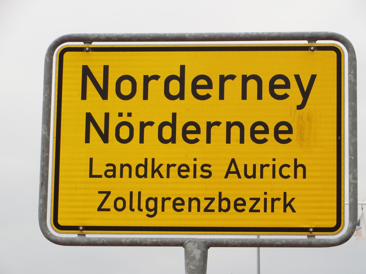 Die Landkreisverfügungen für die #Insel #Norderney laufen aus. Die erhöhten #Kontaktbeschränkungen sowie die #Ausgangssperre gelten demnach nur noch bis einschließlich Freitag, 26. Februar. Grund ist das Abflachen der #Infektionszahlen auf der Insel. 
Foto: Sykora