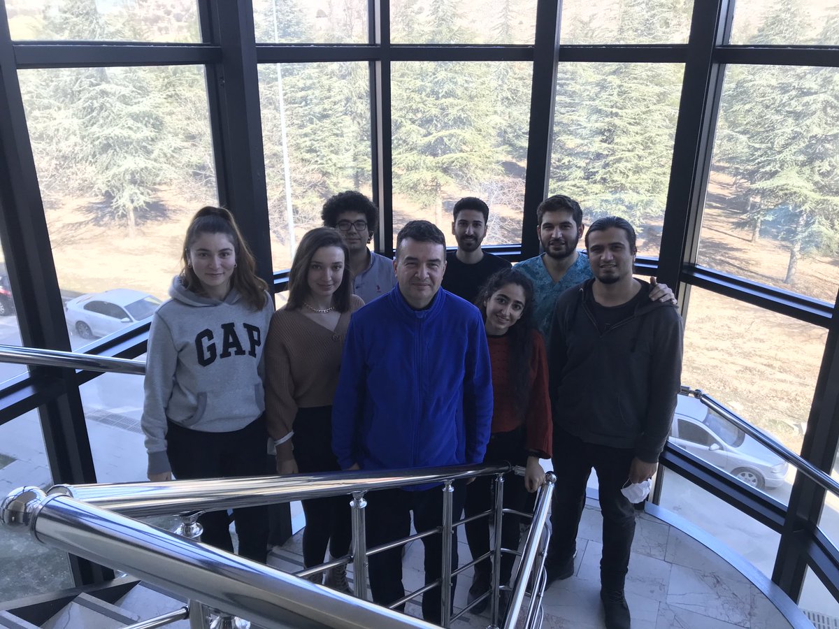 5.sınıf ortopedi stajında bugün ders anlattığımız öğrencilerimiz de sosyal medyadan ulaşabildiğimiz herkese Ispartadan sevgilerini ve selamlarını ilettiler...