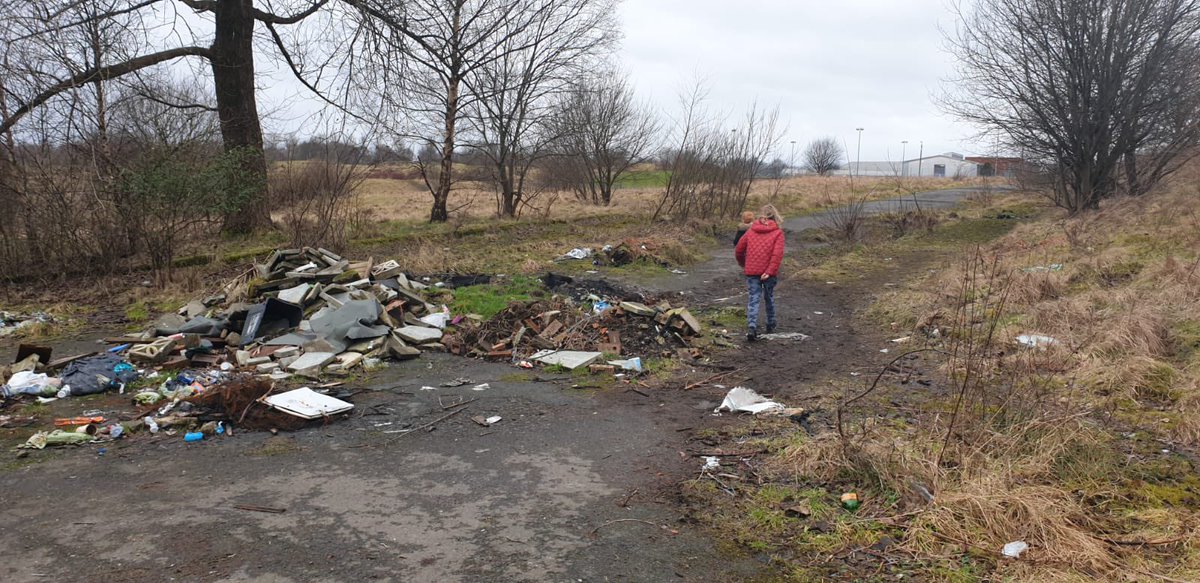 Day 3 of what our children have to walk through going to school they are sick of people talking it’s time for action #ActionsSpeakLouderThanWords  <a href="/CllrGaryGray/">Cllr, Rev Gary Gray</a> <a href="/MyGlasgowCC/">Glasgow City Council Help</a> <a href="/MyGlasgowCC/">Glasgow City Council Help</a> <a href="/BobDorisSNP/">Bob Doris MSP</a> <a href="/HawthornHousing/">Hawthorn Housing</a> <a href="/CanalYouthForum/">Canal Youth Forum</a> <a href="/OurCanalWard/">Our Thriving Canal Ward</a>