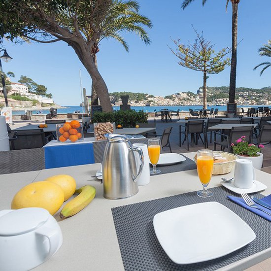 sollerweb's tweet image. Hotel Showcase.... 1 a day.... Keeping our fingers crossed for summer holidays 🤞.... book your hotel now!

HOTEL LOS GERANIOS - a boutique hotel with Repic Beach a few footsteps away!

sollerweb.com/geranios.html
Reservations: +34 971 631 440
@hlosgeranios 

#vacation #soller