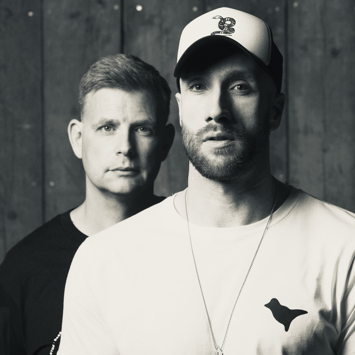 📡Hey sexy people #gudvibes now on <a href="/AirdanceRadio/">Airdance Radio</a> with @Amyelledj 🎧mixing like an #Amazon feat. her new track #AnimalKingdom plus more gems 💎 THEN we proudly welcome kings of <a href="/toolroomrecords/">Toolroom</a> #ToolroomTrax <a href="/tufflondonmusic/">Tuff London</a> for a #spectacular #guestmix 📲 ow.ly/geYF30ry8DD