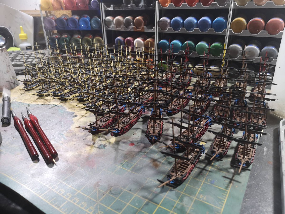 BofOPstudio's tweet photo. Finally got through the black on these boats! So now I can move on to even finer details, the end is getting closer!
#bofops #commission #commissionpainter #warlordgames #blackseas #french #spanish #nepolionic #trafalgar #wipwednesday https://t.co/o6taUwX3dm