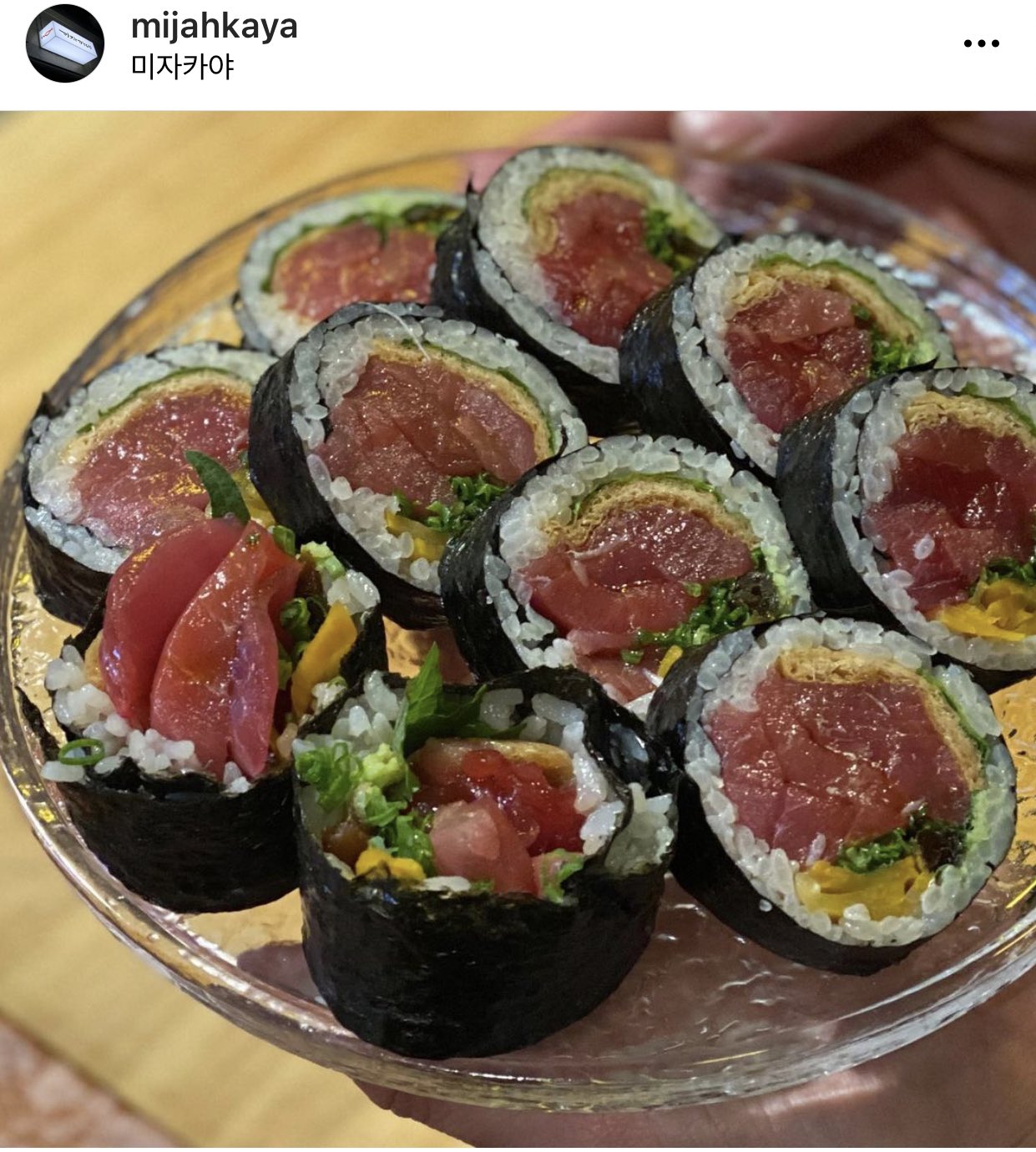 Ryoco Omo 実際 韓国でここ数年プレミアムキンパ的なご飯 極少 具たっぷりの巻き寿司が流行ってて 次の渡韓で食べたい とウィッシュリストに入れてる人も多いはず 私が初めて知ったのは望遠洞 ミジャカヤ のマグロキンパと もはや ご飯なしで具のみの Ryoco Omo 実際 韓国でここ数年プレミアムキンパ的なご飯 極少 具たっぷりの巻き寿司が流行ってて 次の渡韓で食べたい とウィッシュリストに入れてる人も多いはず 私が初めて知ったのは望遠洞 ミジャカヤ のマグロキンパと もはや ご飯なしで具のみの