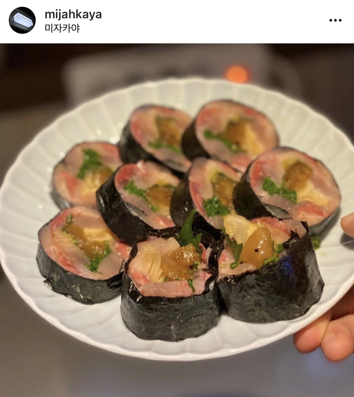 Ryoco Omo 実際 韓国でここ数年プレミアムキンパ的なご飯 極少 具たっぷりの巻き寿司が流行ってて 次の渡韓で食べたい とウィッシュリストに入れてる人も多いはず 私が初めて知ったのは望遠洞 ミジャカヤ のマグロキンパと もはや ご飯なしで具のみの