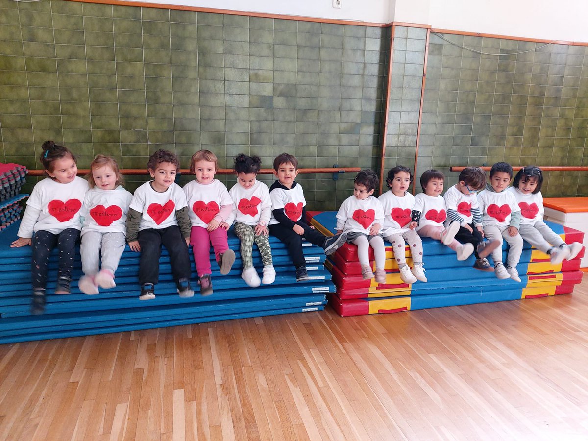escreginahorta's tweet photo. Les emocions i els sentiments ens ajuden a créixer. A llar2 aprenen a estimar-se per poder estimar als altres! #mestimo #educacioemocional #elreginacreiambtu #escoltalavida https://t.co/nRHk1enlLj https://t.co/TWK3sEoxhW