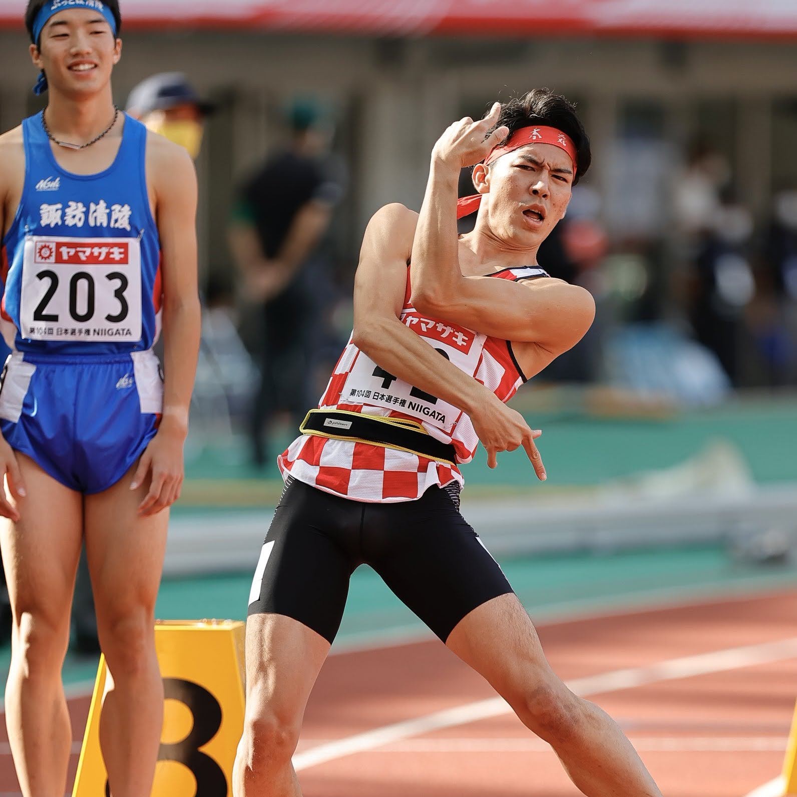 23 鹿居二郎 じろちゃん ご報告 実は1月29日をもってサンベルクス陸上部を退部していました それに伴い3月5日をもって退社いたします 在籍中は沢山のサポートをしていただきました 本当にありがとうございます