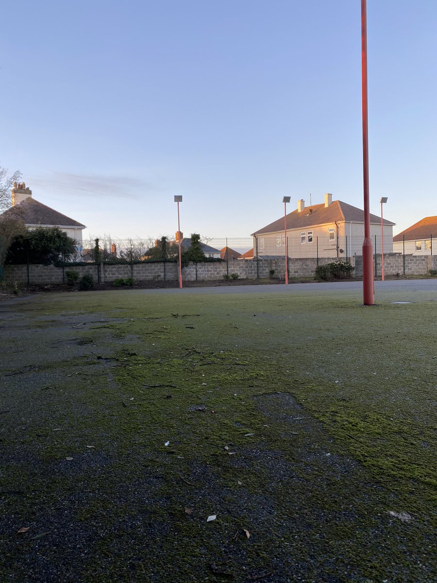 Sometimes no words are needed.

Retweet for left photo, like for right.