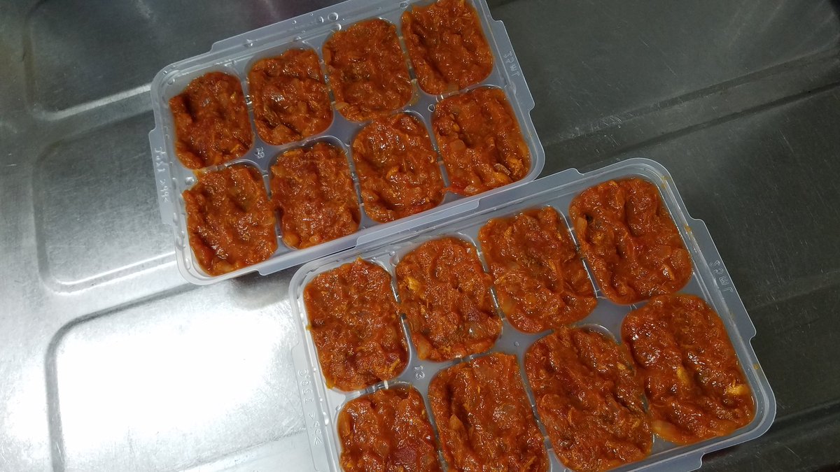 ねーさん 自らに課した離乳食ストック1日1種類のもと 今日はさばのトマトソース大量生産 トマトソースはお粥にもパスタやうどんの麺類にもパン粥にもいけて万能で助かる 離乳食も後期に入って 食材じゃなく料理そのものフリージングに変えたら3回食でも ねーさん 自らに課した離乳食ストック1日1種類のもと 今日はさばのトマトソース大量生産 トマトソースはお粥にもパスタやうどんの麺類にもパン粥にもいけて万能で助かる 離乳食も後期に入って 食材じゃなく料理そのものフリージングに変えたら3回食でも