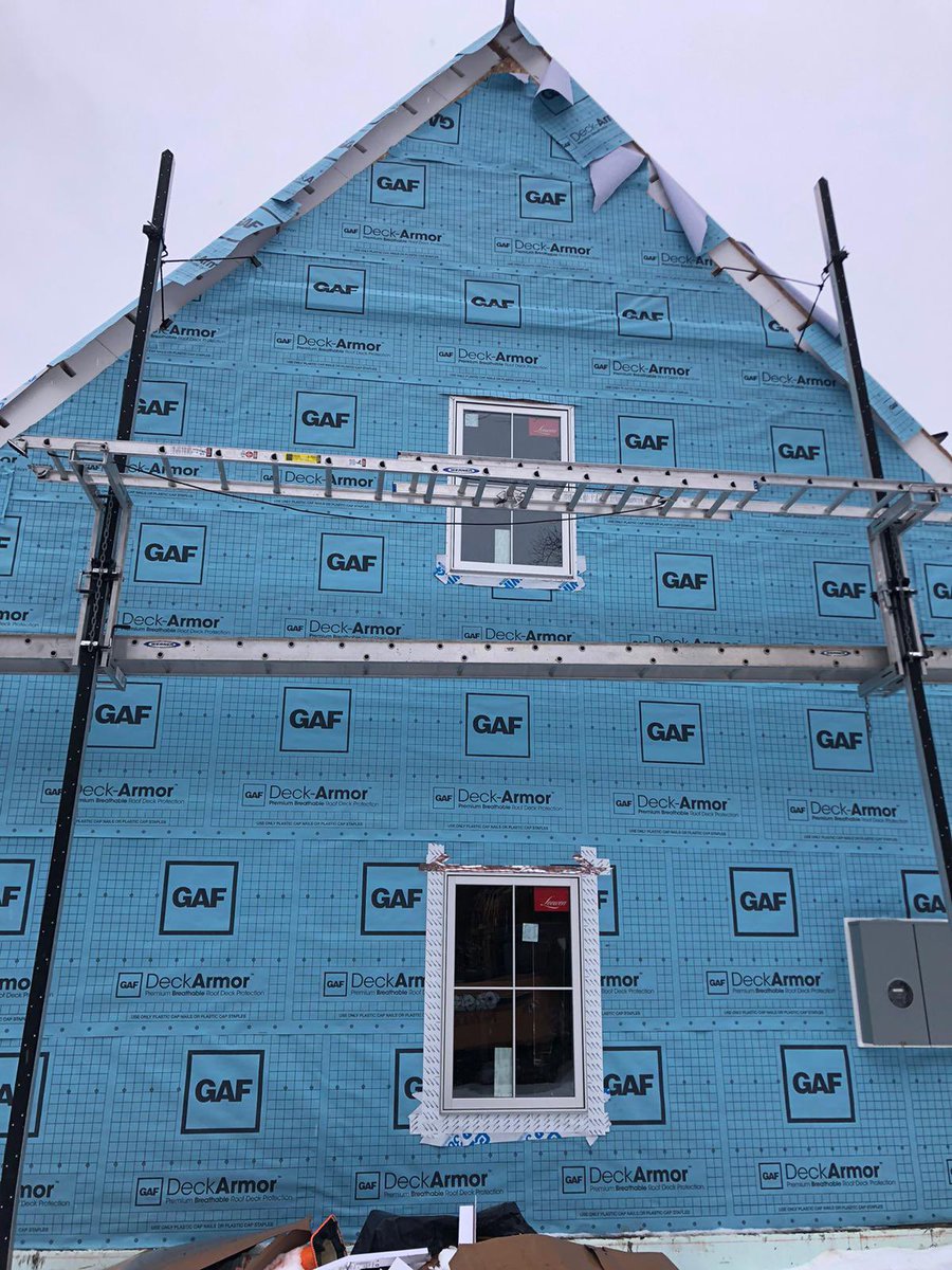 The new windows are being installed at our eco house in #Greenwich #Connecticut and we are loving these Loewen clear aluminum finishes.

#architecture #vakota #residentialdesign #sustainability #sustainabledesign #sustainablearchitecture #ecohouse