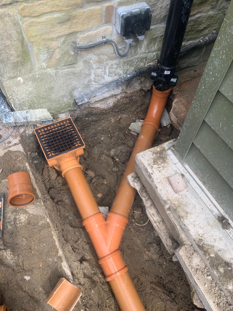 Repair job from yesterday, collapsed drain under a concrete slab that a garden building sits on, drain re-routed &amp; installed patched repair to get smooth connection to existing drain.
For a free quote 0800 026 6623
draindoctor.co.uk/lancashire
#drainrepairs #samedayservice