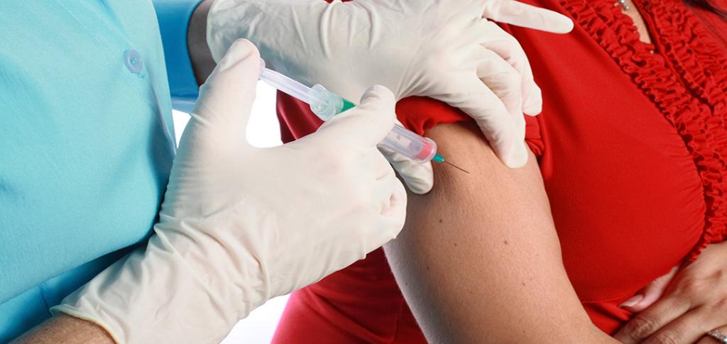 WebMD's tweet photo. One side effect of COVID-19 vaccination -- swelling in the lymph nodes, particularly in the armpit -- is creating undue fear among women, causing them to worry that they might have breast cancer. https://t.co/EWBs8Xx7Gt https://t.co/XuhVcP4CwD