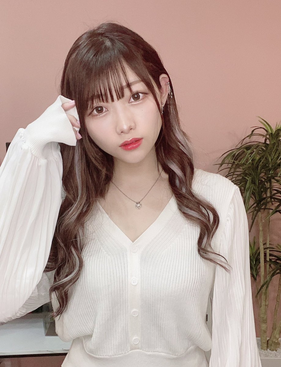 えっちゃんねる ボンボンtv On Twitter 前髪切った 痩せたら1cup胸が小さくなった ここからは筋トレと維持