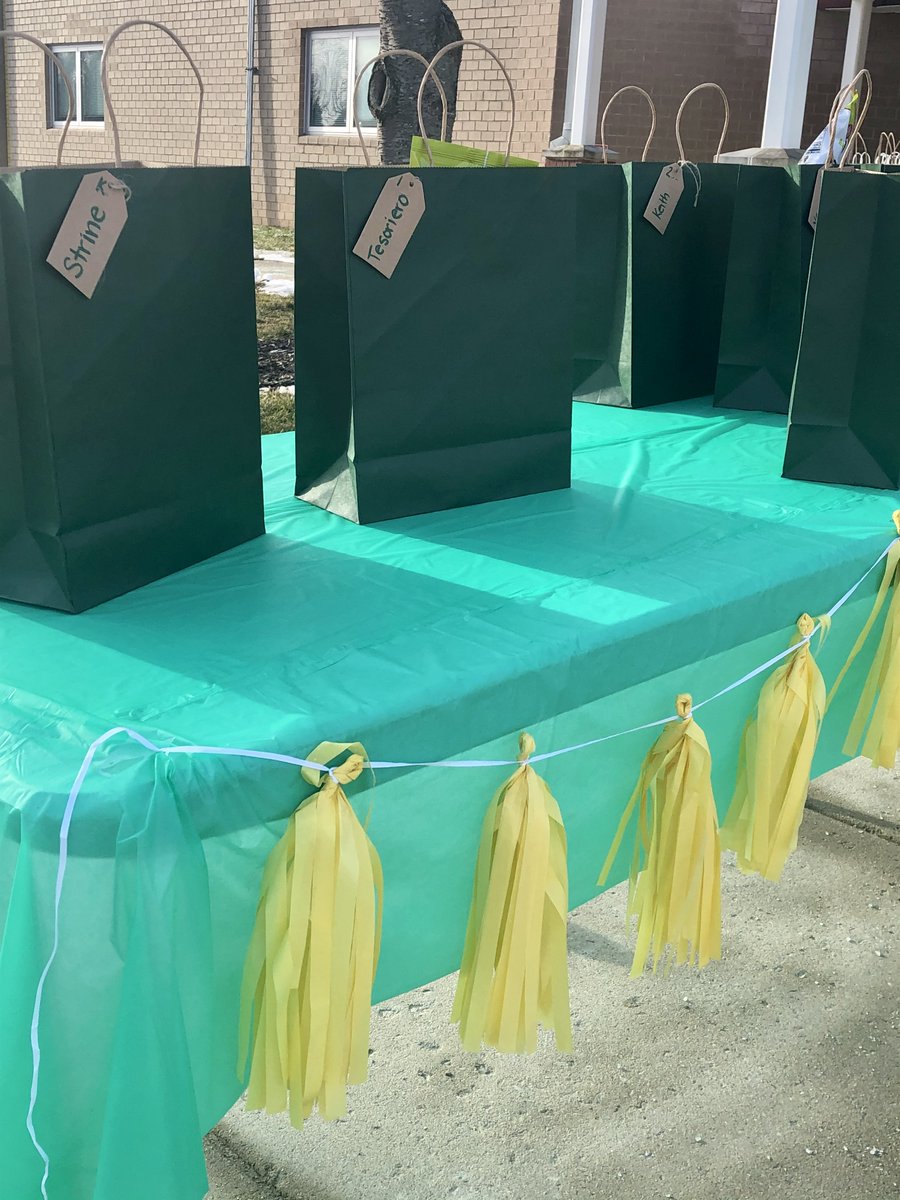 As staff <a href="/hcpss_hes/">Hammond ES</a> return to the building we are excited to transition to our hybrid model.  Thank you <a href="/hes_pta/">HES-PTA</a> for your kind and generous welcome. You know exactly how to make us feel the love -- lunch!