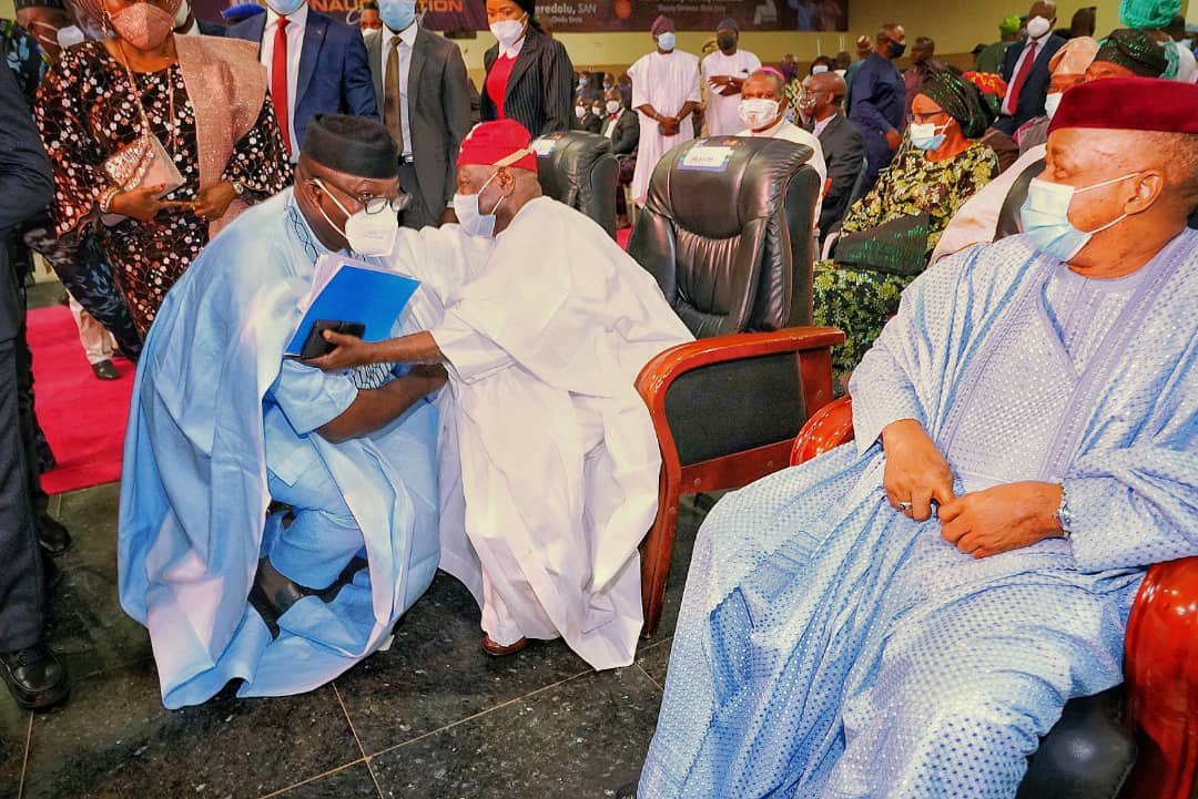 kfayemi's tweet photo. I attended the second inauguration ceremony of Governor of Ondo State - @RotimiAkeredolu Rotimi Akeredolu Aketi, SAN. With Asiwaju Bola Ahmed Tinubu, Baba Akande, and HE Governor Sanwo-Olu, @jidesanwoolu amongst other guests. https://t.co/HpI8XYMTig