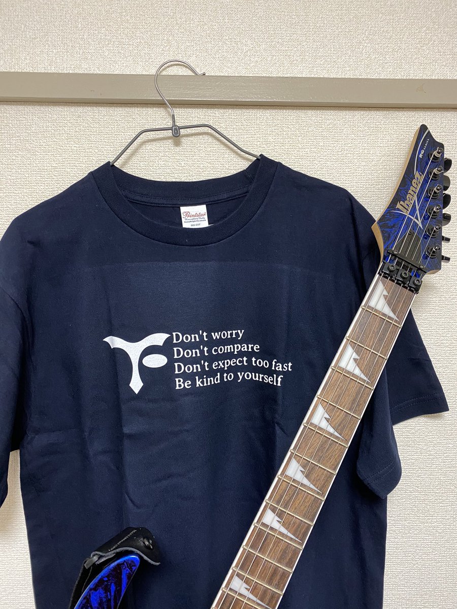 Honma Yasuyuki トモ先生の名言入りtシャツが届きました Tシャツ着るにはまだ寒いので取り敢えずギターと一緒に撮影 Tomojustfunky Honma Yasuyuki トモ先生の名言入りtシャツが届きました Tシャツ着るにはまだ寒いので取り敢えずギターと一緒に撮影 Tomojustfunky