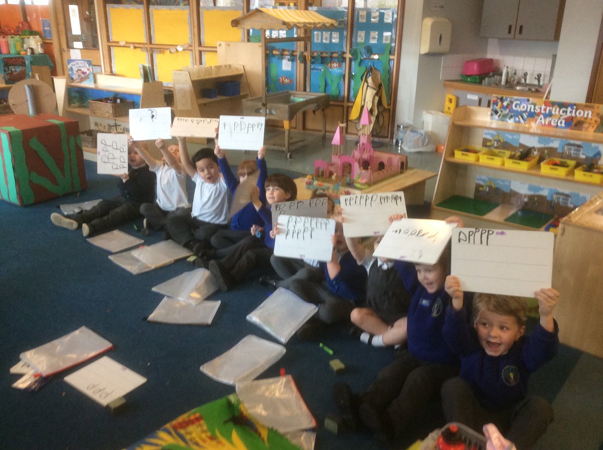 LGPrimarySchool's tweet image. The acorns children are doing so well with their phonics #percyperseverance 😃 #Acorns #Writing