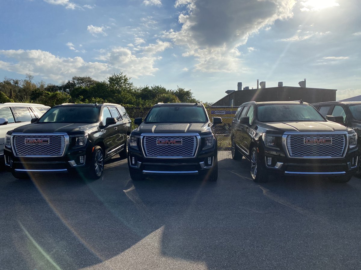 ExecExpressFL's tweet photo. #disneyworld #UniversalOrlando #disney #mco #orlando #orlandoflorida Getting ready for the morning rush. Anyone need a ride? https://t.co/Qt9XYLC8MX
