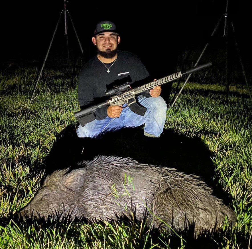 TrijiconHunt's tweet photo. Light up the night.

📷: @chapa_18

#REAPIR #TrijiconThermal #NightVision #Optics #Hunting https://t.co/wQuzlaVDMx