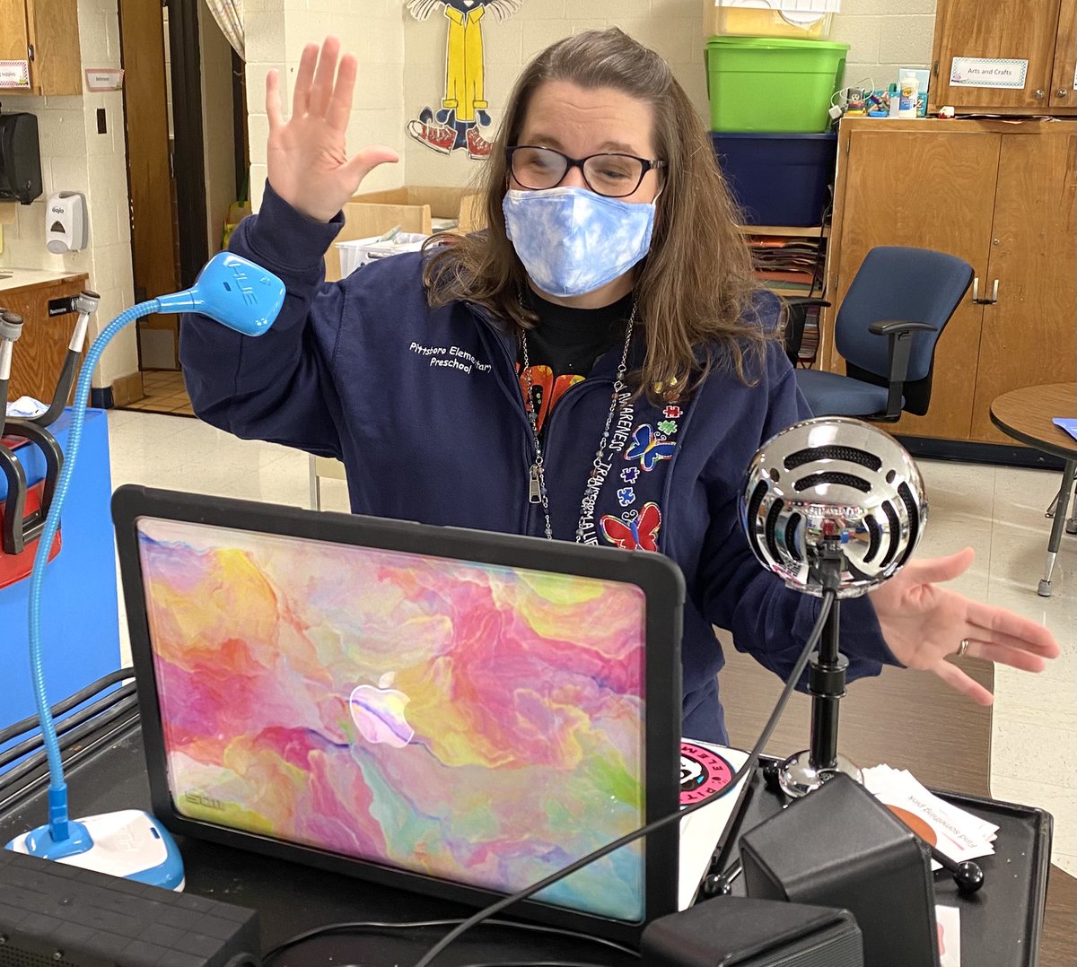 aimnielsen's tweet image. Lots happening in @mmcunningham4 EC PreK. A little “Head, Shoulders, Knees, and Toes” action to get your asynchronous day started! Go Pandas! 🐼💙#snowball #ChathamDigitalLearning @PboroElementary @ChathamCoSch @chatco_ec #pawsome #PES2021 @BlueMicrophones