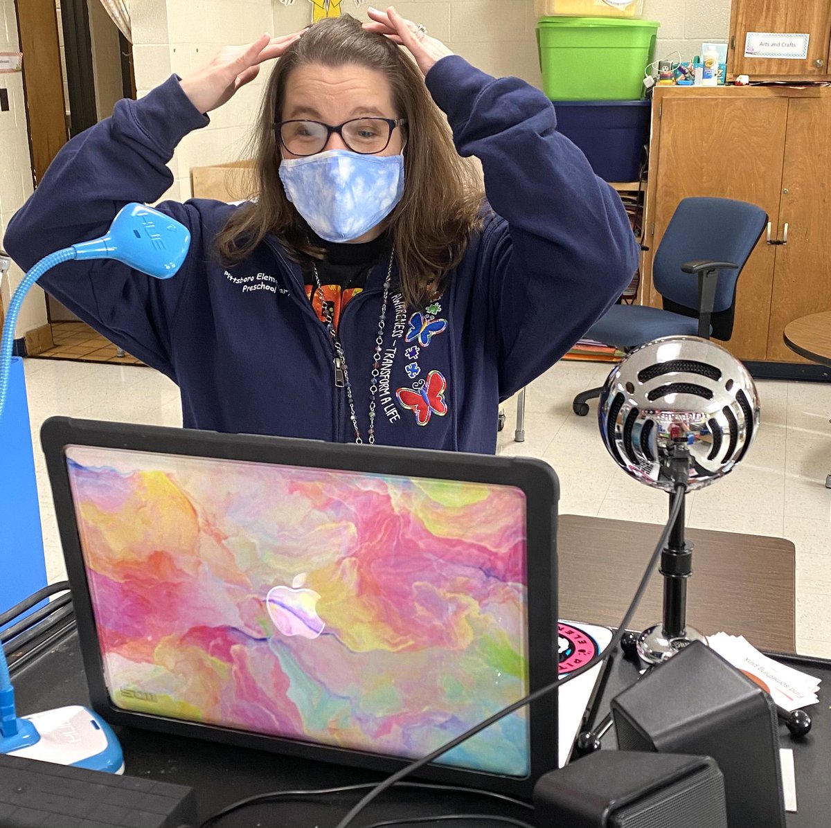 aimnielsen's tweet image. Lots happening in @mmcunningham4 EC PreK. A little “Head, Shoulders, Knees, and Toes” action to get your asynchronous day started! Go Pandas! 🐼💙#snowball #ChathamDigitalLearning @PboroElementary @ChathamCoSch @chatco_ec #pawsome #PES2021 @BlueMicrophones