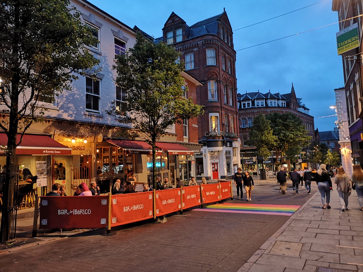 Outdoor drinking &amp; dining returns April 12th (🤞) and we're looking forward to more scenes like this!🍻Once it's safe, let’s show all our favourite independents some love.💚
For now, lots of restaurants, cafes &amp; breweries are offering collection/delivery 👉bit.ly/2QO0xWY