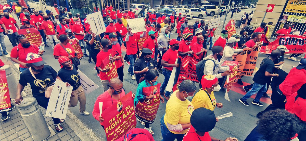 SAFTU_media's tweet photo. Social distance march to the JHB Central Police station
Saluting all the  millions of workers who observed the call to stay at home on the 24 February 2021
#SAFTUStayAway
#SAFTUStrike
@Numsa_Media @wearesapu @NupsawHQ @SAPSUpower @Zwelinzima1 @NursesIndaba https://t.co/fRYrBm1XP7