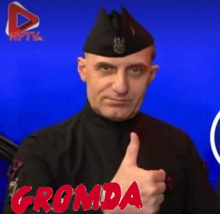 TST_MMA_Roast's tweet photo. Zawsze jest gotowy odpierdolić łeb swoim bagnetem francuskim. Gdy jest potrzeba zajebie z baniaka. Wkurwiony JASZCZUR wchodzi do gry! https://t.co/0HvXuUYiRm