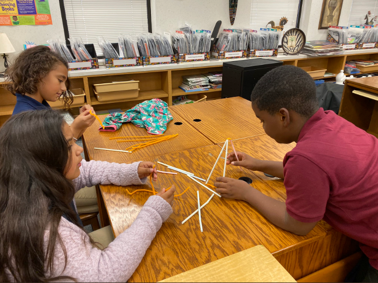 CricketMediaInc's tweet image. Last year, these innovative 5th graders from Kujawa Elementary took their STEM curiosity to the next level and it’s because of the impactful learning relationships with virtual Engineering mentors from @AerospaceCorp! #EWeekTogether #EWeek2021 #TryEngineeringTogether