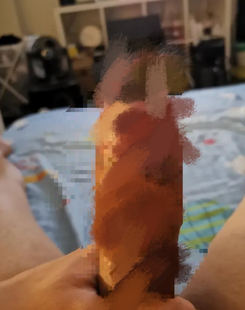 Hard and horny, anyone?
#6inch #sggay #hornyflex