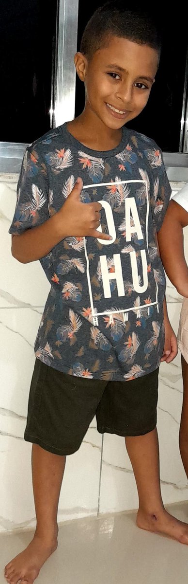 ArieviloMailliw's tweet photo. Hoje meu filho me acorda e fala,
"Pai, tô com 9 inscritos no meu canal, vou virar youtuber pra te ajudar"... achei legal de ele querer ajudar e de ficar feliz com 9 inscritos, como não posso ajudar peço ajuda de vcs se inscreve lá no canal dele pra ajudar?
Link nos comentários 👇🏻 https://t.co/en5kM7v7UH