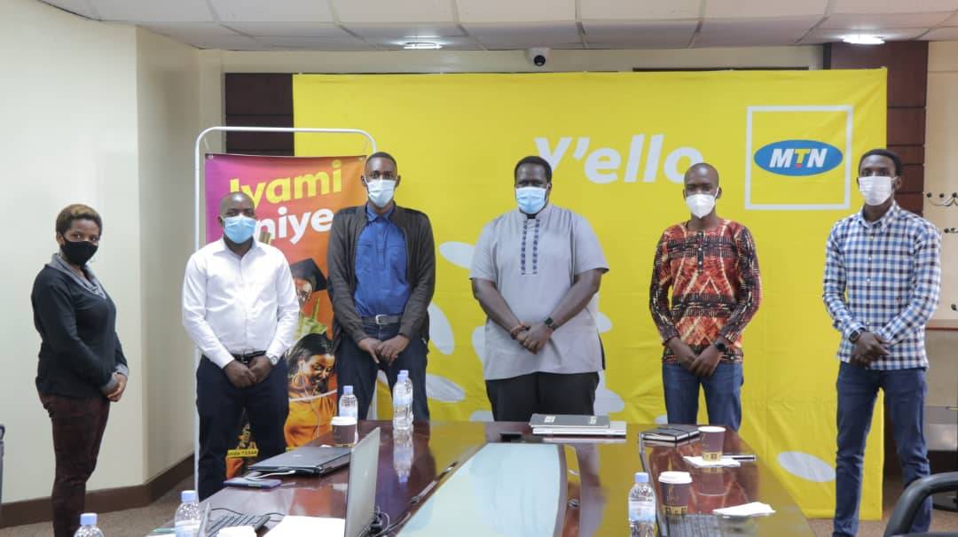 MTNRwanda's tweet photo. Day 2 of #YoloHackathon started today with our CEO @mkngambi welcoming the top 5 contenders. Today @PhilipGakuru mentors them on Fintech Solutions and details on MoMo API. Stay tuned to learn more on the progress of #DopeTingsHappen by the innovative squad.

#BrighterLives https://t.co/NIw6l6wzWz