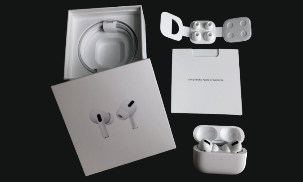 tru_reviews's tweet photo. The Apple AirPods Pro delivers effective noise cancellation, and (eventually) much better spell, and an enhanced design compared to the initial AirPods, and that is why they are the most reliable Apple headphones you can purchase.  #airpods #apple  #team

https://t.co/OTmjPDj6wB https://t.co/NZrrGKQ08N