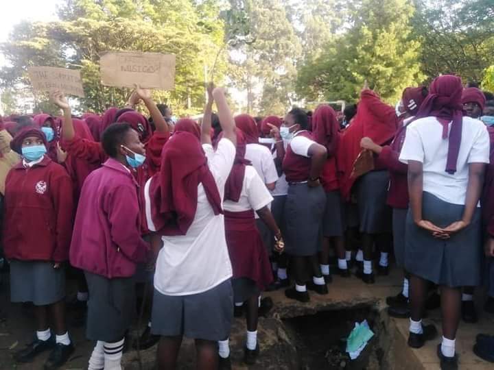 Hellonewskenya's tweet photo. BREAKING: Moi Girls Eldoret closed indefinitely after students protested this morning demanding the removal of Principal Christine Chumba.
#HelloSasa
#Githurai https://t.co/KHiRyW0wjN