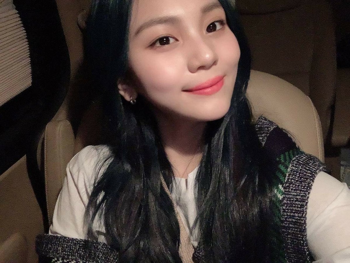 umjiarchived's tweet photo. 210217 japan twitter update
© gfrdofficialjp
#여자친구 #엄지 ` ♡ https://t.co/qeOyGfrflD